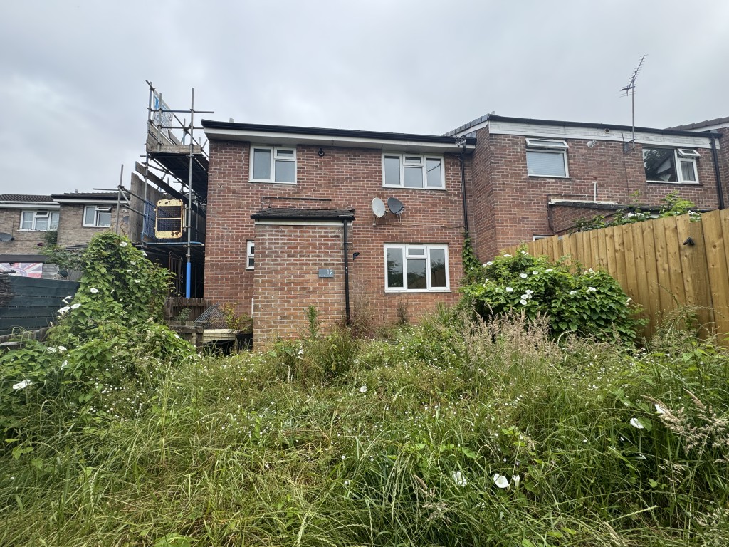 Lot: 127 - END-TERRACE HOUSE FOR IMPROVEMENT - Front of the property